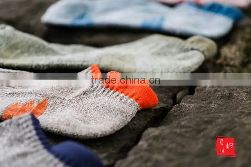 Wholesale Men Cotton Anti-Slip Sports Socks