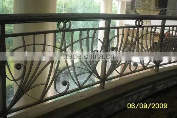 2015 Top-selling modern steel iron balcony fence