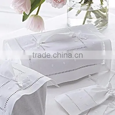Hand embroidery tissue box cover