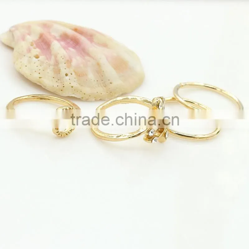 Fashion Latest Gold Finger Multiple Engagement Ring Set for Women