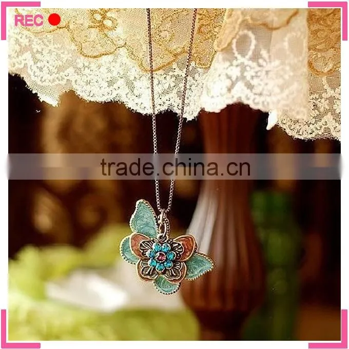 Fashion teen necklace jewelry with butterfly pendant, fancy necklace for girls