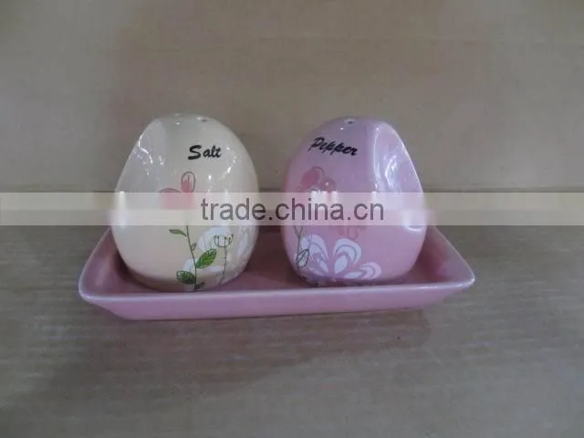 White Ceramic ball salt and pepper shaker