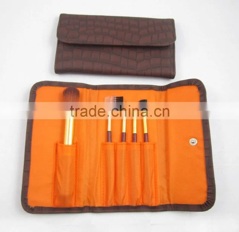 Lovely Pink Plastic Handle Cosmetic Brush Set
