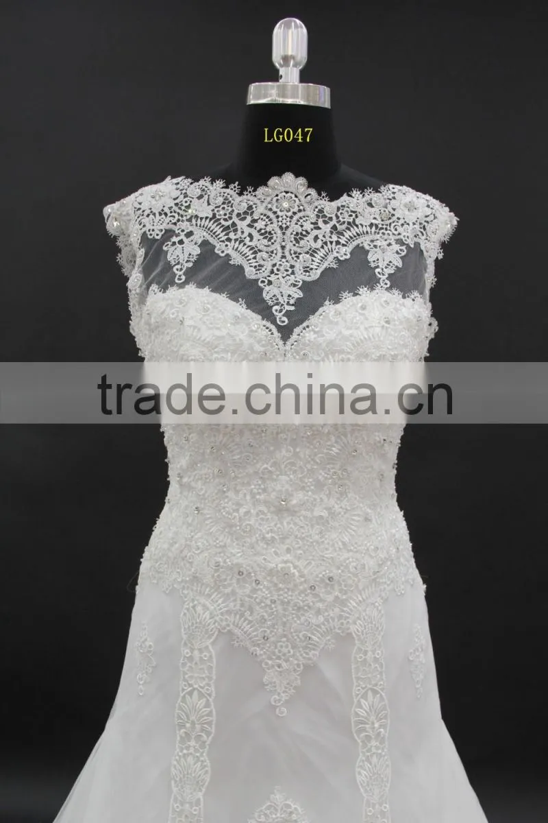 2016 best sellinig dress! Elegant slim A-line venice lace with delicate beading wedding dress