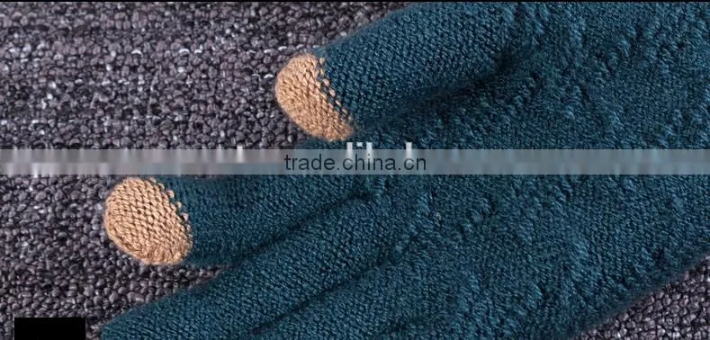 Hotsale Premium Woolen Yarn Knitted Contrast Color Touch Screen Gloves For Boys
