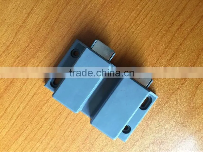 Good quality Cabinet magnetic catch cabinet roller catch