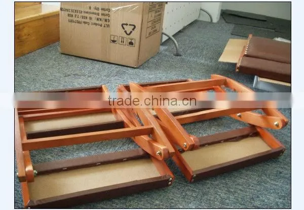Old-fashioned Foldable Wooden Ottoman with PU Leather