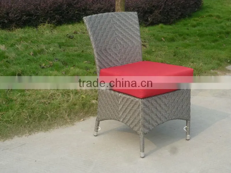 2050 wicker round dining room table