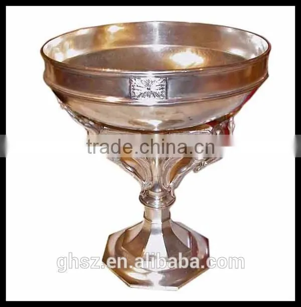 Custom design 2016 big size sports gold plate metal trophy cup factory