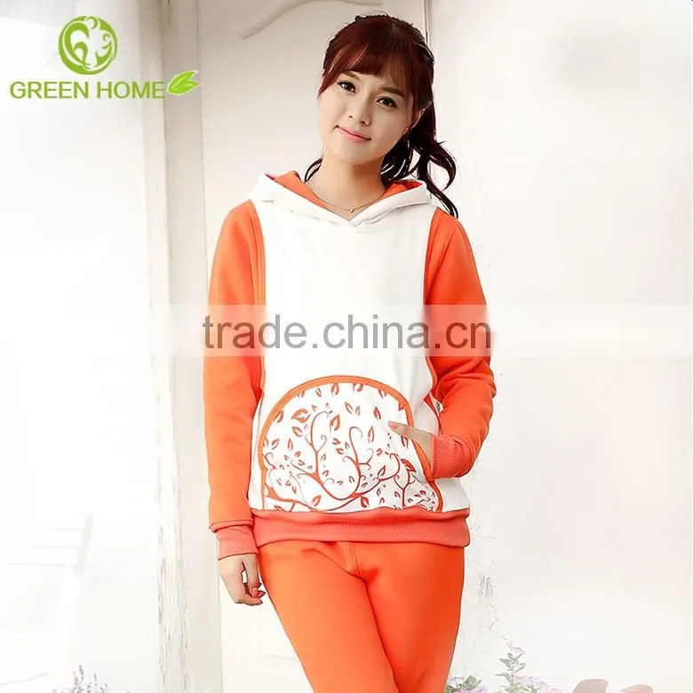 2018 The lower abdomen leaves the design of a hooded suits garment AK083