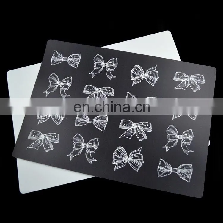 Customized white pp plastic washable table mats design