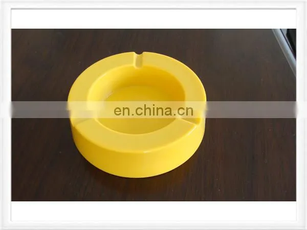 Pocket ashtray plastic ashtray metal ashtray in triangle shape black color