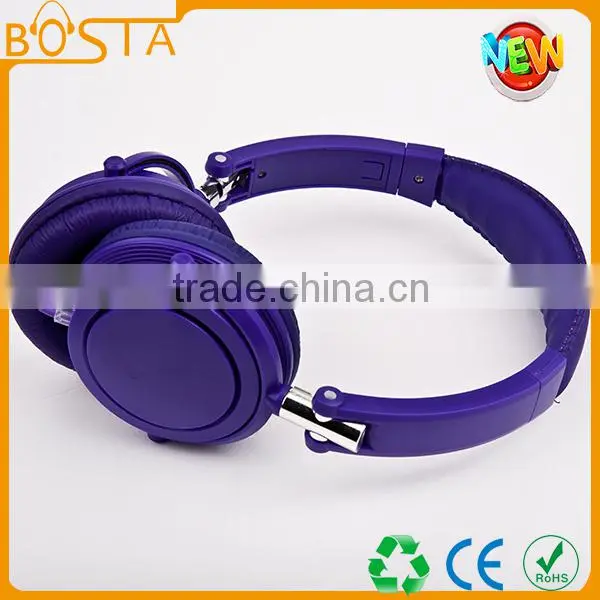 Hit the streets with powerful bass tangle free headphones headsets for smart phone