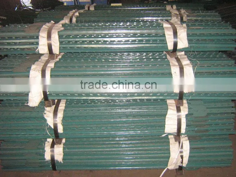 Green painted heavy duty t bar fence post