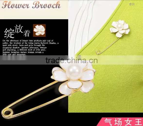 2016 Thanks Giving Gift Festival Gift Elengent Brooch sweater chain