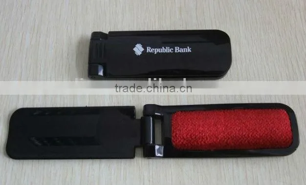 square shape one side cloth brush Language Option French