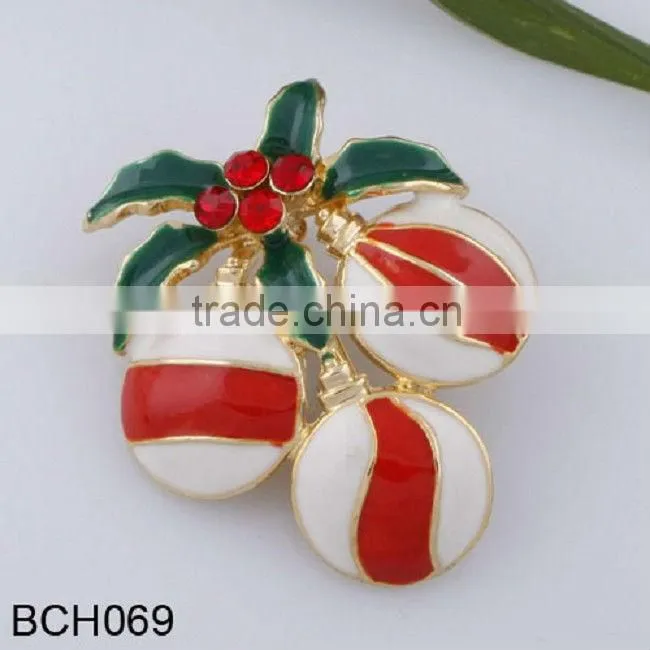 2012 Costume Large Rhinestone Brooch