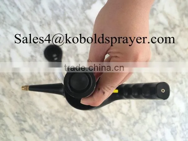 PE 2L pressure pump garden sprayer