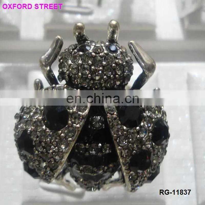 Fashion beatle shape rhinestone ring