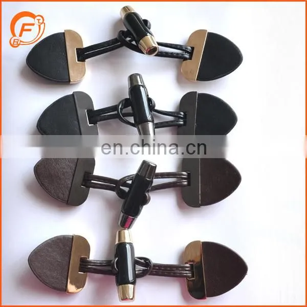 golden metal tipping black pu fashion toggle for coat