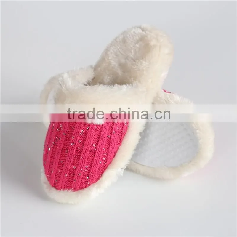 Woman knitted indoor slipper with sequins
