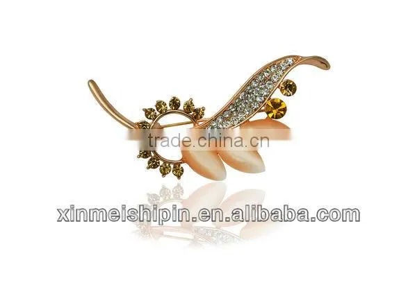 Czech crystal brooches in bulk X031-3