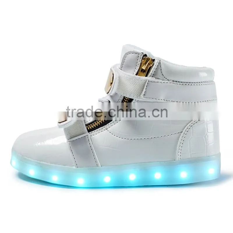 2017 New Chargeable Flash Night Luminous Sneakers Children white black color Light Up shoes for girls and boys sheos