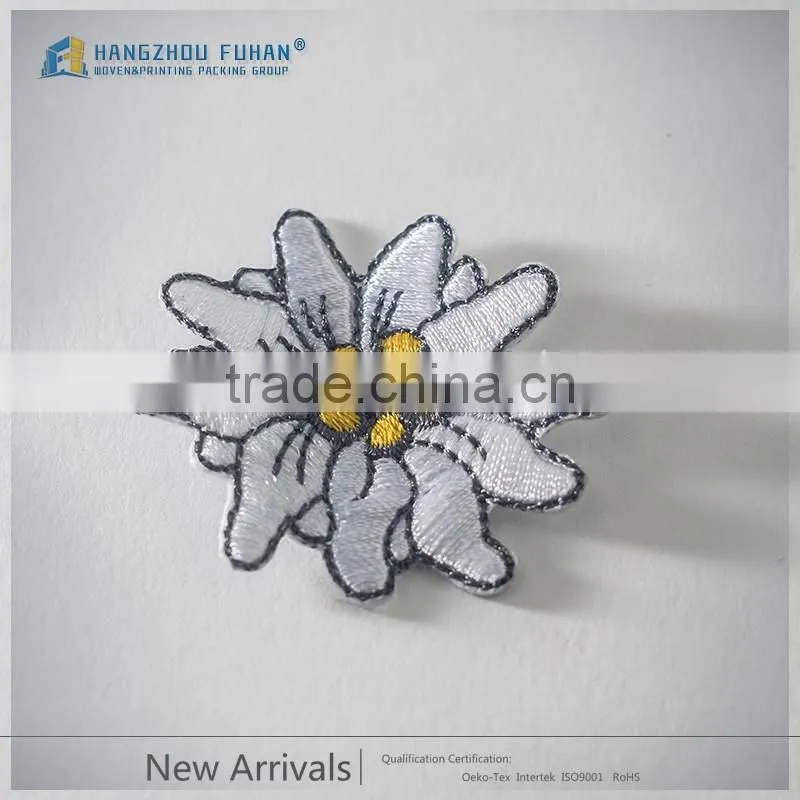 Fasionabel Small Flower Embroidery Design Labels