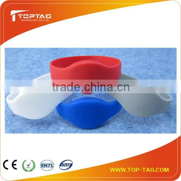 Cheap Silicone waterproof Rfid Wristband / Bracelet