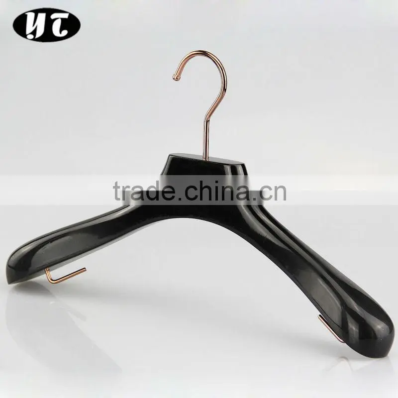 HA359 bamboo clothes hanger with hook on the top