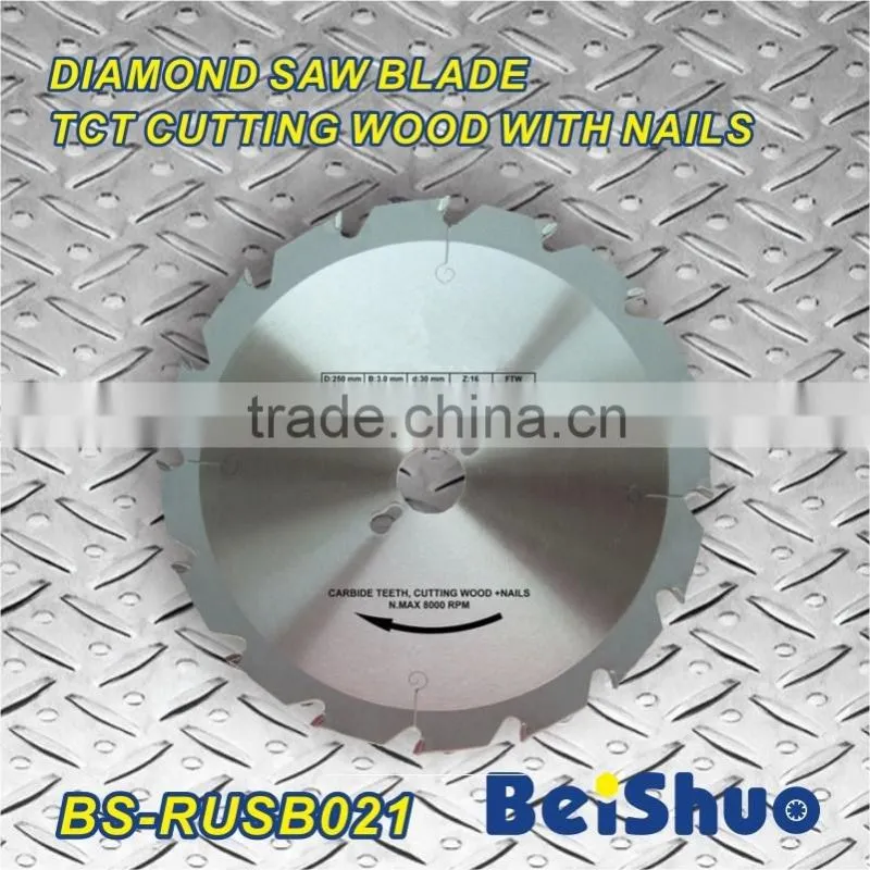 BS-RUSB021 TCT Diamond circular saw blade cutting wood with nails