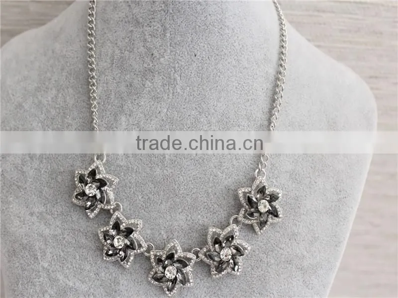 Cheap price white gold plated jewelry, fashionable design jewerly flower crystal necklace