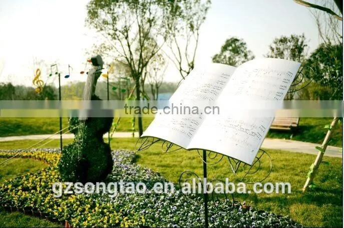 2015 Chinese hottest artificial landscape grass topiary violin instrument