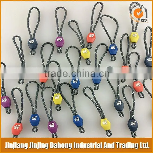2014 new fashion cheap customized zipper puller