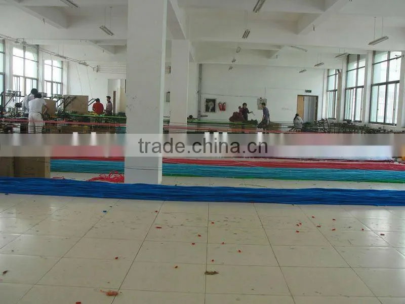factory supply beautiful multi color polypropylene pom poms for party decoration