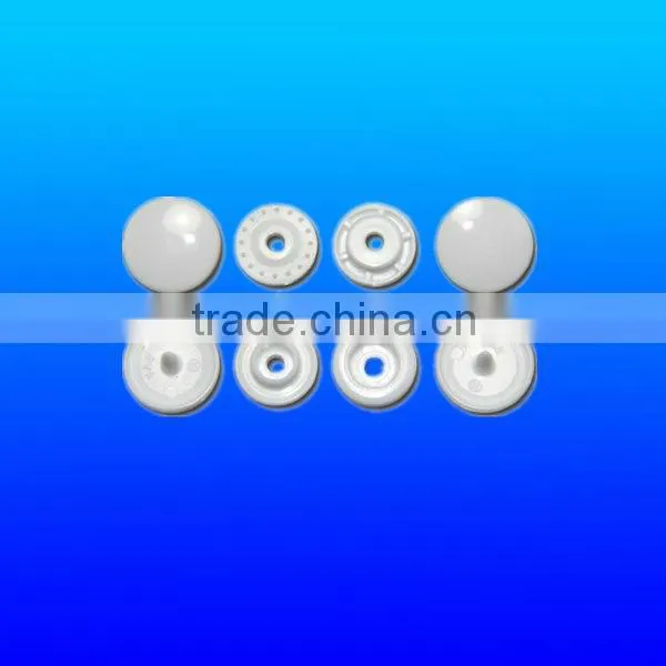 Plastic snap fastener