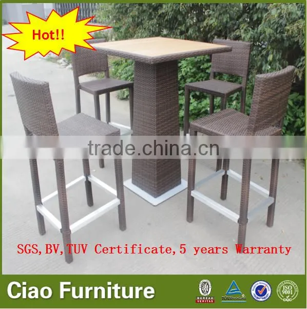 Use bar furniture high table and chairs set