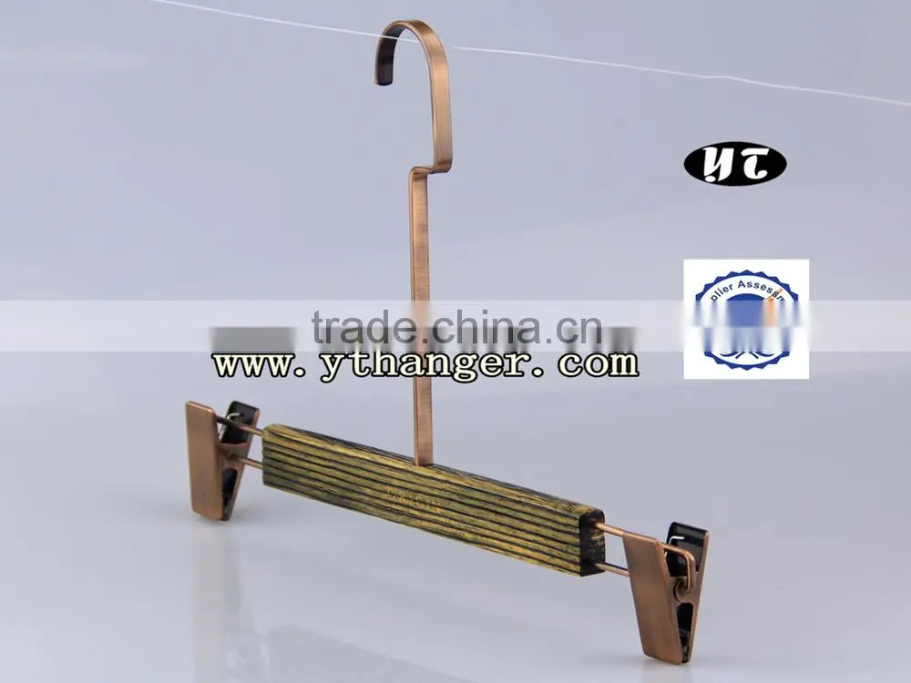 Flat Lacquer Wooden Hanger with Slip Hook