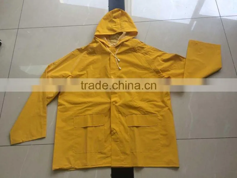 100% waterproof breathable polyester or pvc industrial rain coat plastic raincoats 2pcs set