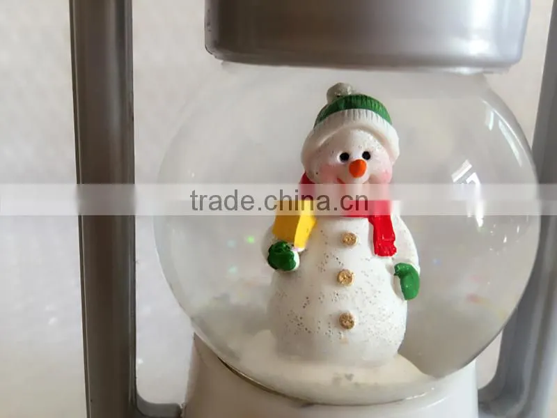 2015 Resin Snow Man Latern Design Led Handmade Christmas Snow Globe by China Supplier