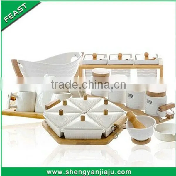 great convenient pepper shaker with canister for sugar, bean