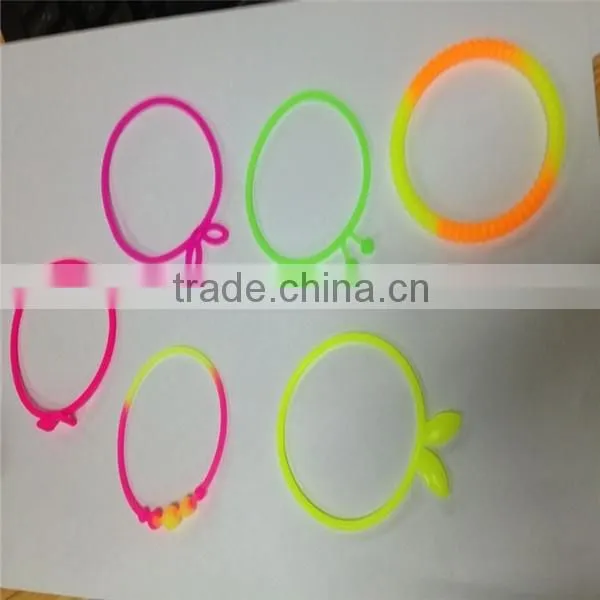 Food grade silicone wristbands/silicone wristband silicone bracelet/promotional gifts for lovely girls