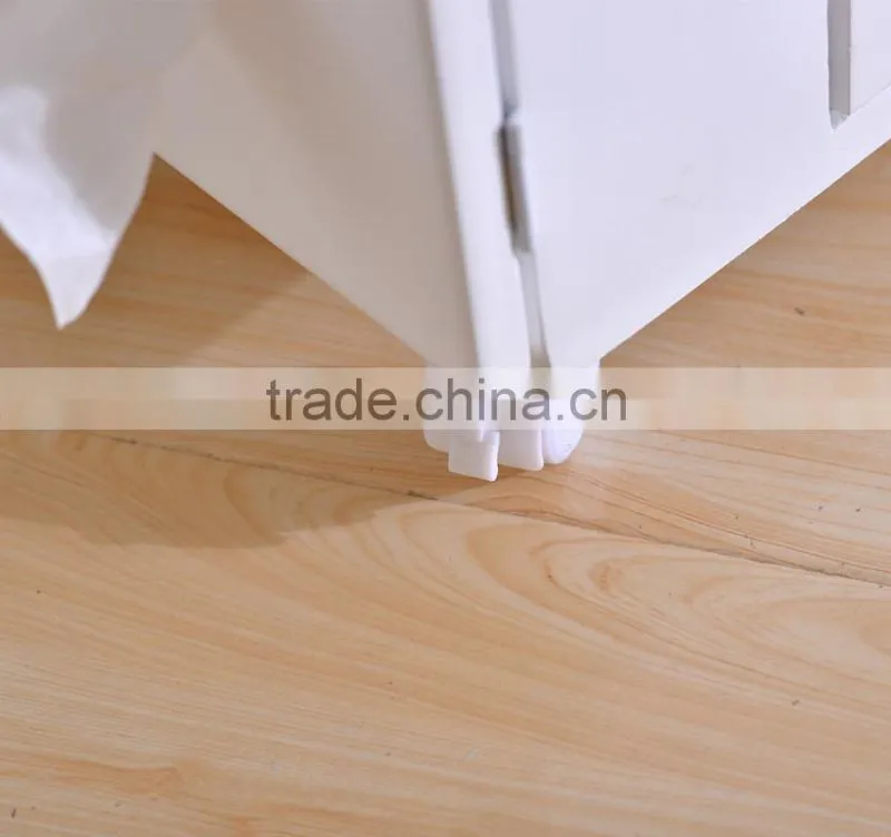 Solid Wood Makeup Table With Mirror For Bedroom Use