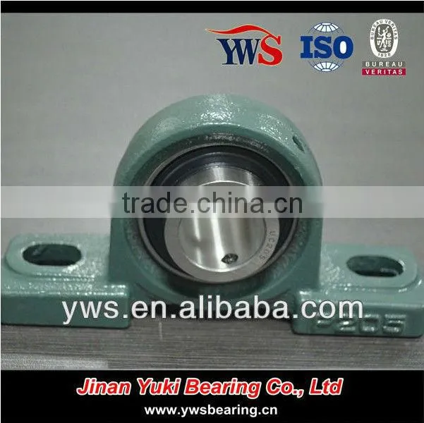 Flanged housings adjustable pillow block bearings
