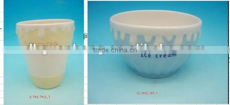 HANDPAINTING CERAMIC FLOWER POTS WITH DOTS IN 3 SIZES