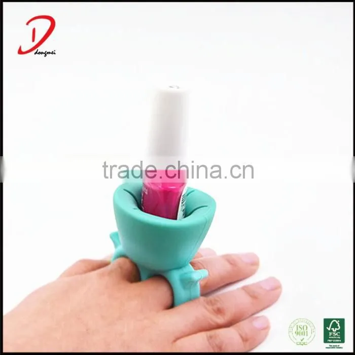 2016 new products The Wearable silicone Nail Polish Holder