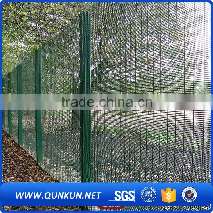 Brand new cheap q195 dipped galvanized 358 welded security fence