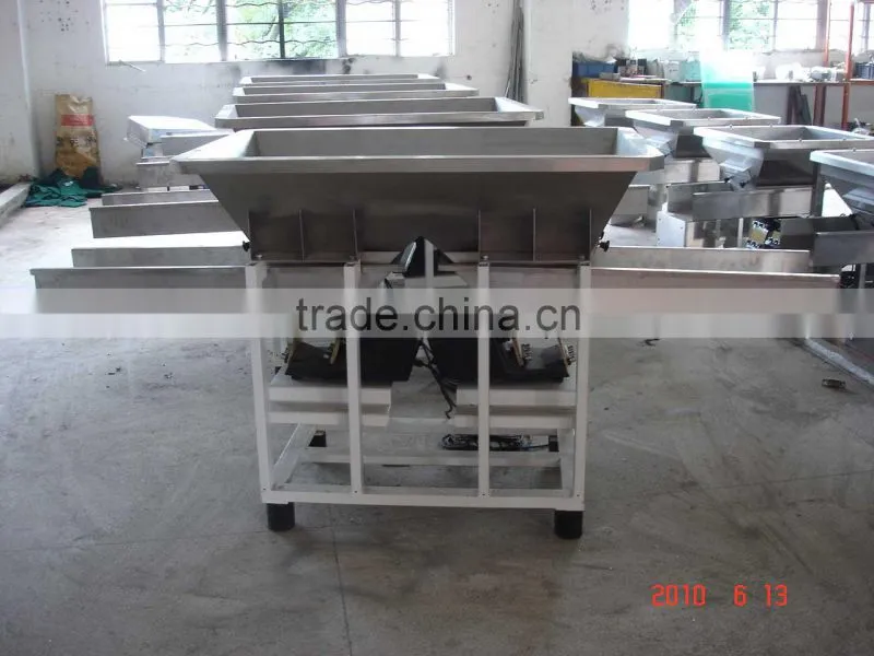Onion feeder