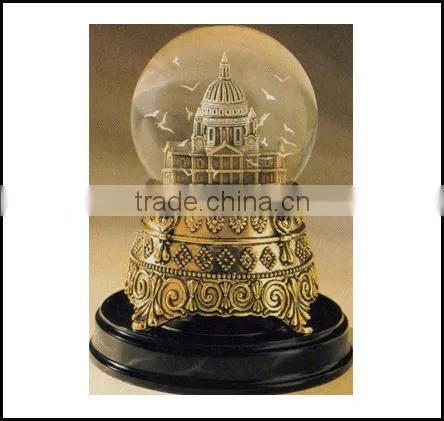 New product hot acrylic resin christmas souvenir resin snowglobe
