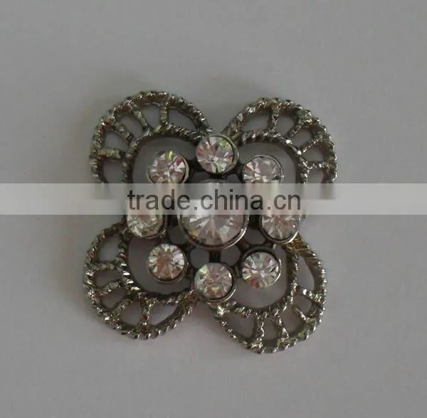 Metal garment decoration